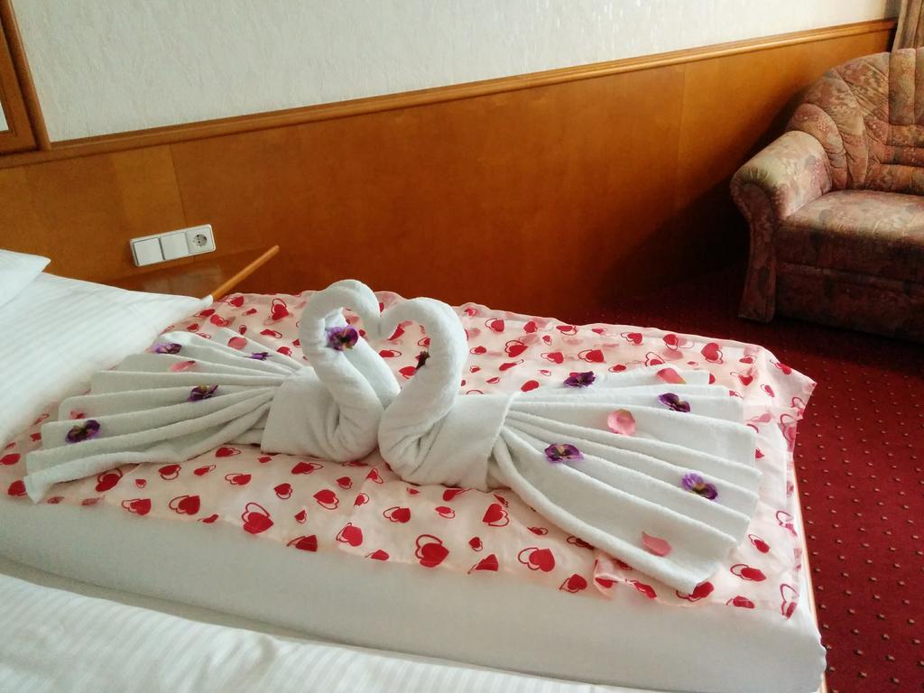 Wellness Hotel Garni Krone Baiersbronn Exterior foto